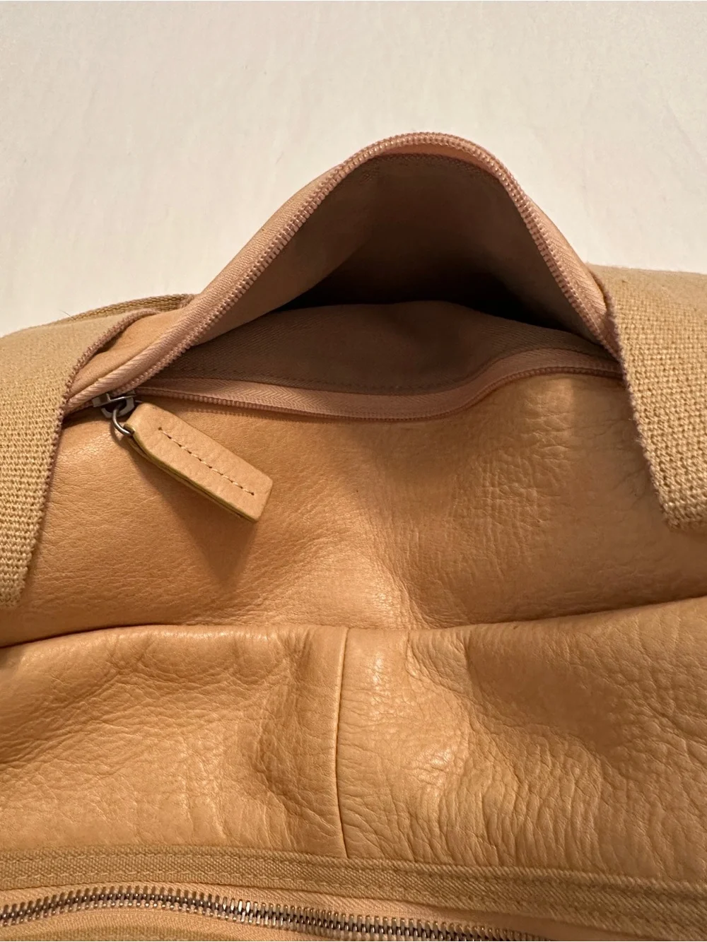 Men or Women’s Tan Leather Weekend Duffel Bag
